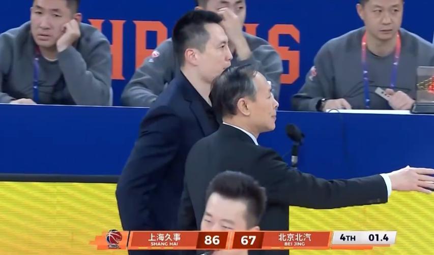 kaiyun-惨败19分！北京揪最大战犯，空篮不进忙活半天只抢1板，软如面条