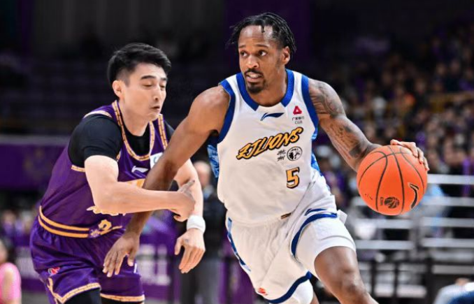 CBA最新积分榜：广厦7连胜，北控惨败23分，广东119-98吉林排第2