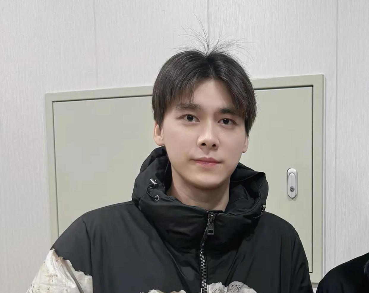 开云-善恶终有报！移居英国仅2年，57岁吴秀波再迎噩耗，步李易峰后尘