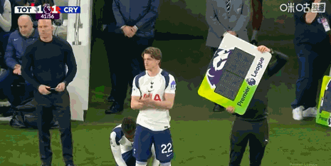 开云体育下载-1-3！十人热刺5连败+11轮不胜，距降级区仅1分，球迷失望半场退场